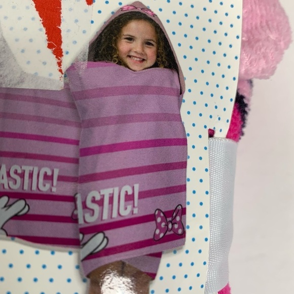 Disney Brand Minnie Mouse Hooded Beach, Swim Towel 100% Cotton New In Package - Picture 2 of 8